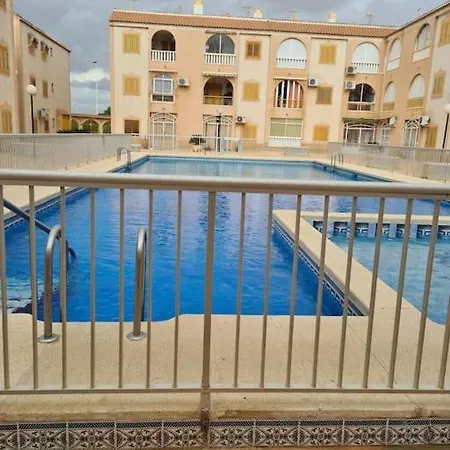 Apartment 5 Mins From The Beach With Pool