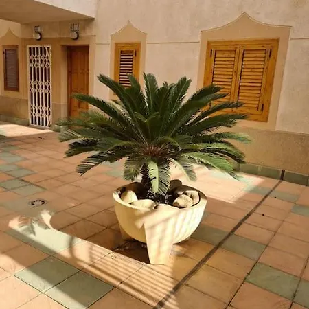 Apartment 5 Mins From The Beach With Pool *