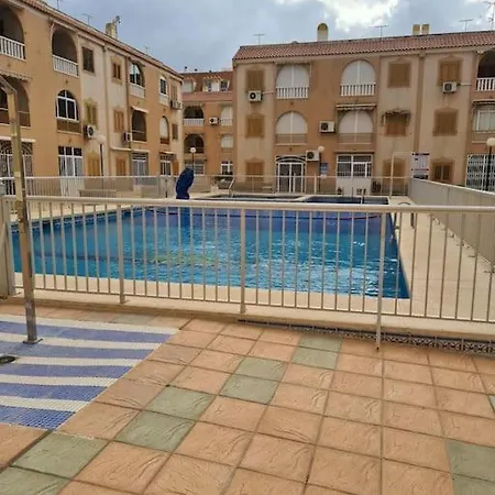 5 Mins From The Beach With Pool