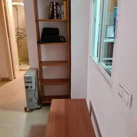 5 Mins From The Beach With Pool Apartment *