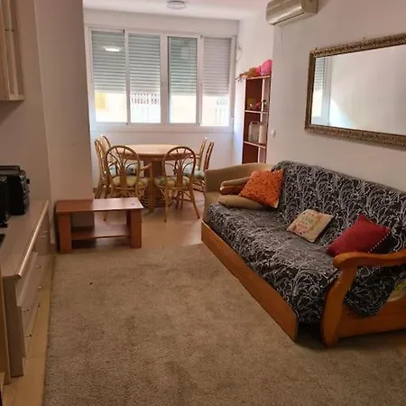 5 Mins From The Beach With Pool Torrevieja