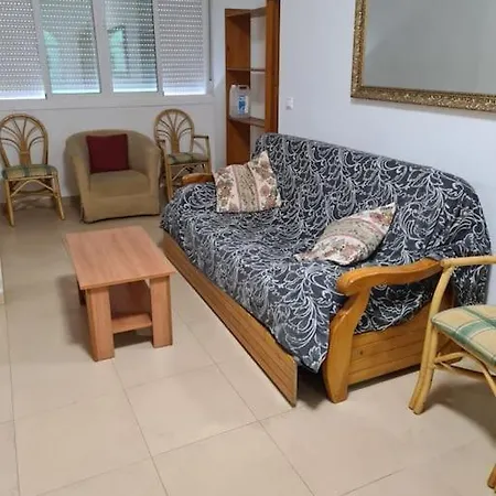 5 Mins From The Beach With Pool *